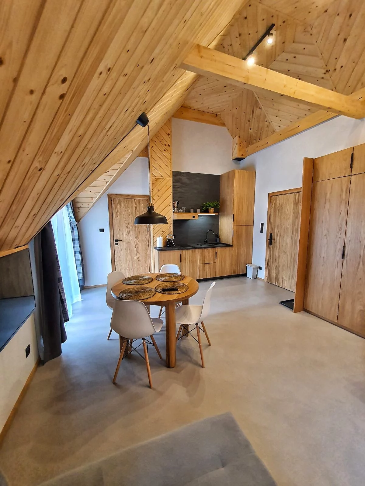 2 - Apartament 4 osobowy z rozkładaną sofą