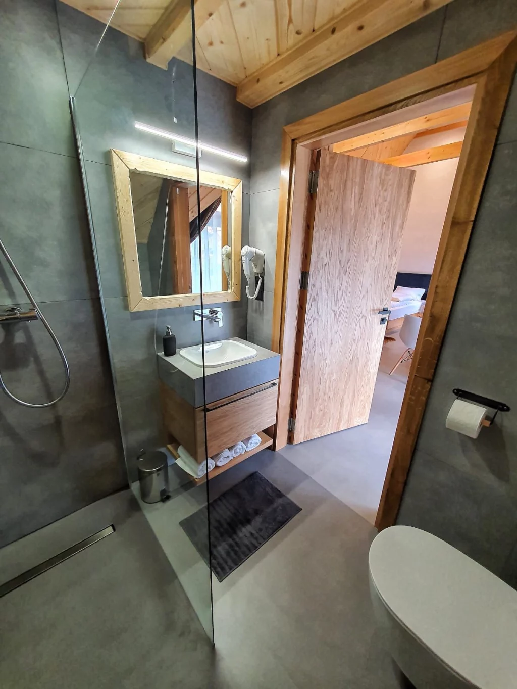 2 - Apartament 4 osobowy z rozkładaną sofą